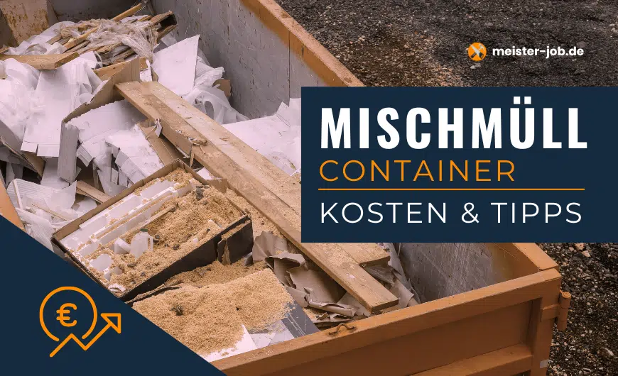 Mischcontainer gefüllt mit Baustoffen und Abfall, bereit zur Abholung