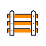 Zaunbauer montiert hochwertigen Sichtschutzzaun im Garten eines Einfamilienhauses